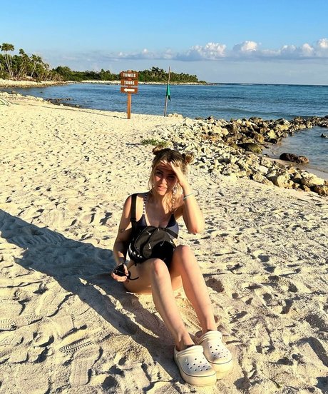 Alison Wonderland pornostar sexy fotos