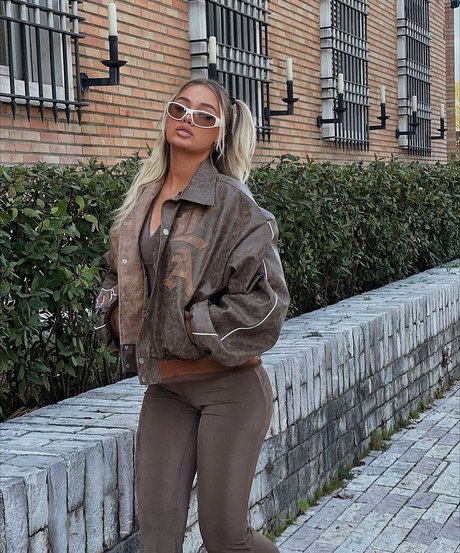 Uresa Zogu kunst nette galerien