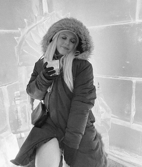 ellaredmond xxx nackt foto