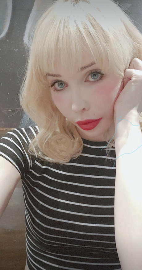 sarinavalentina freie erwachsene galerien