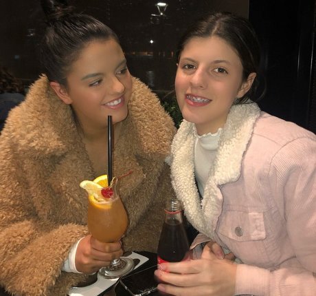 Abbey Jeffrey sexy kunst galerien