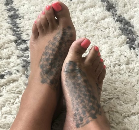 asianfootworship schöne sexy bild