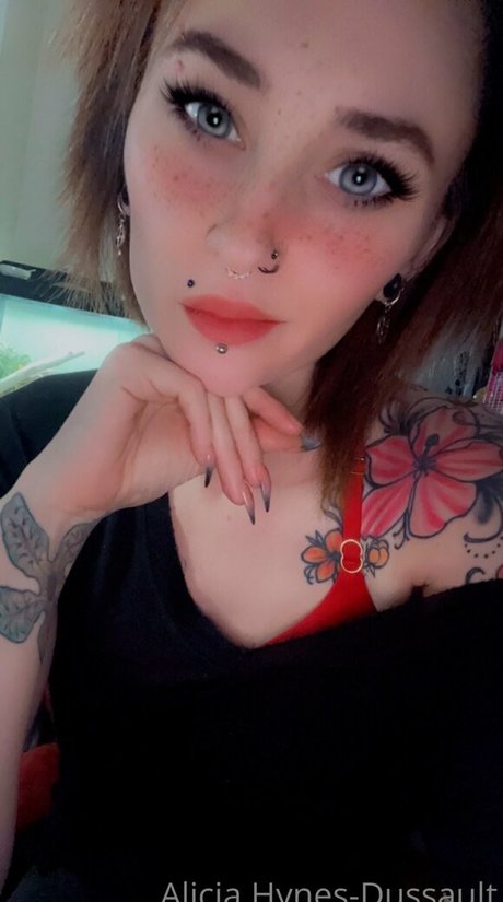 vollbusige rothaarige onlyfans freie erwachsene bild