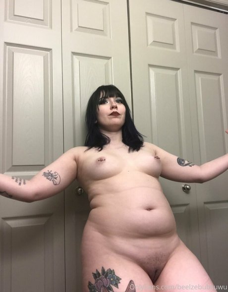 beelzebubsuwu model schöne foto