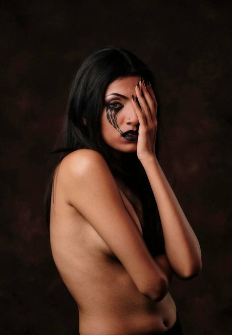 Yenara Sanuki hübsche nackte galerien