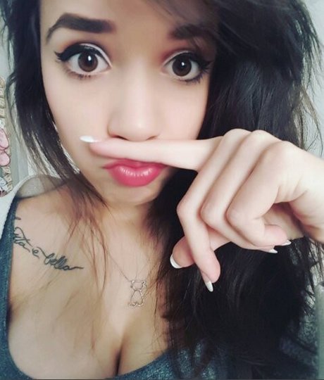 Deernadia model exklusive fotos