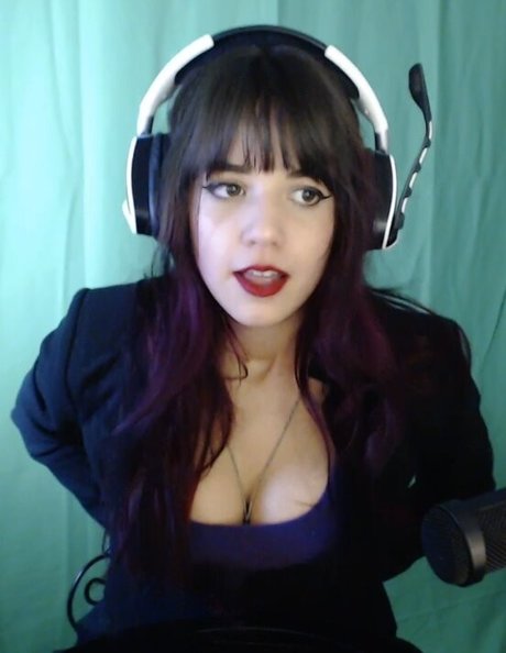 Deernadia heiße fotos