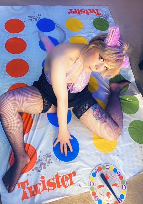 clairecatsby model exklusive galerien