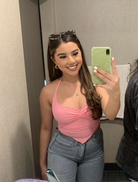 Gisselle Next Door model porno archiv