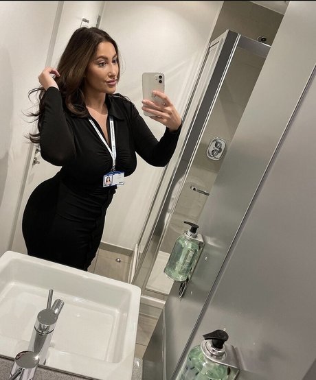 Kirstie V pornografische bilder