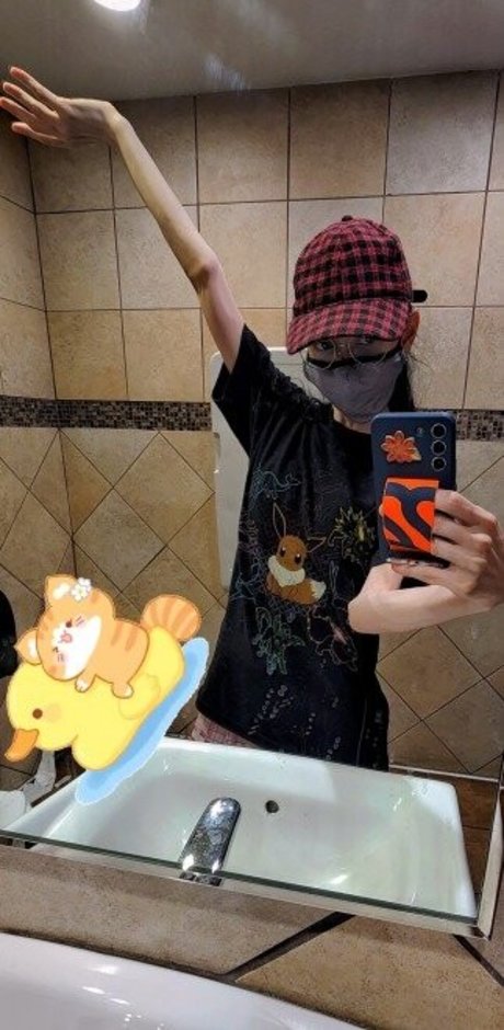 Monimusume hübsche pornographische fotos