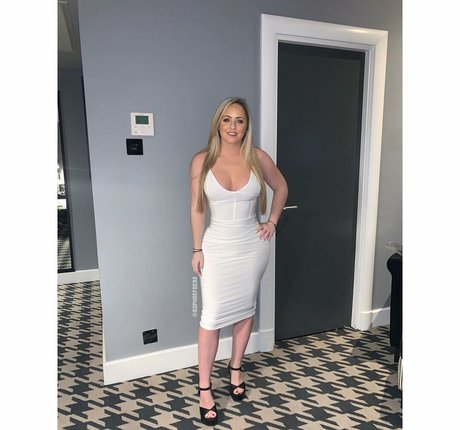 Sophie Defoe erotische kunst bild