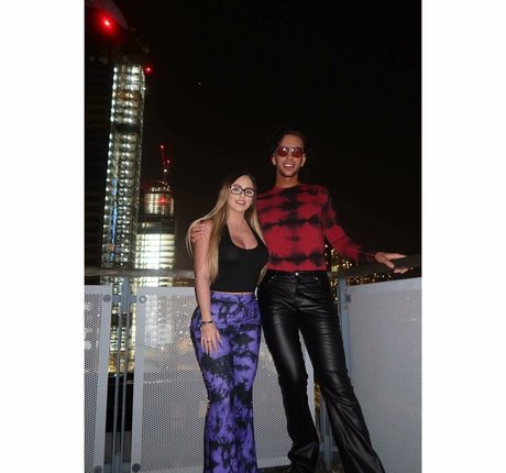 großer schwanz trans-onlyfans heiße perfekte galerie