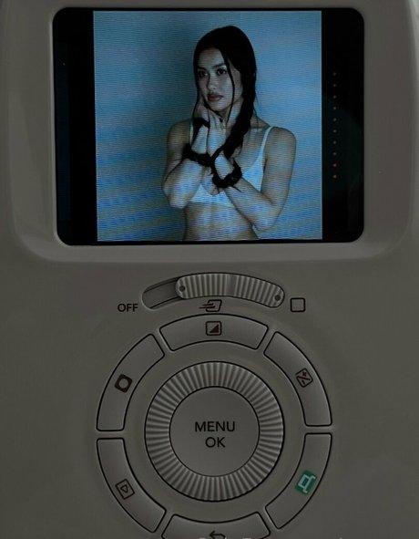 Elaine Thi freie exklusive fotos