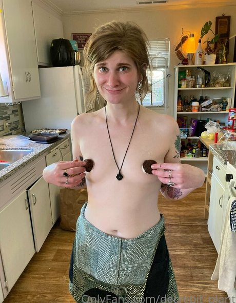 Decrepit plant nacktheit pornostar fotos