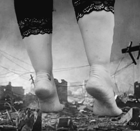 giantess lady schauspielerin schöne galerie