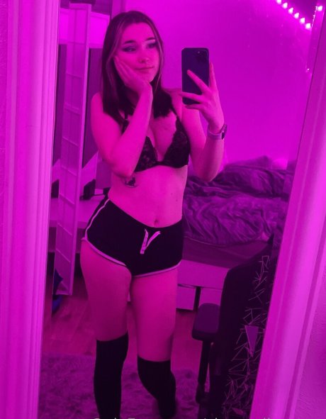 vollbusige rothaarige onlyfans beste pornographische bild