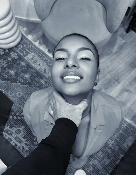 carolinneoliveira porno kunst galerie