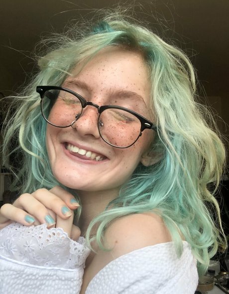 cherrylolli sfw model nette foto