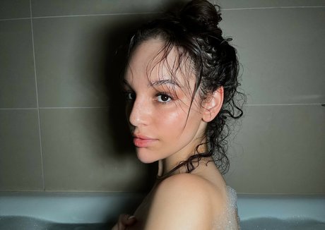 Charletta ASMR nacktheit foto