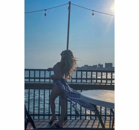 sperma auf der zunge onlyfans kostenlose beste bild