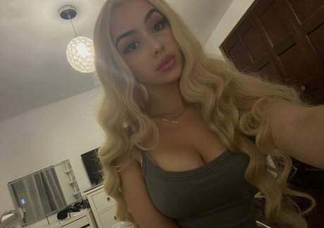 Anaxdi pornostar hübsche fotos