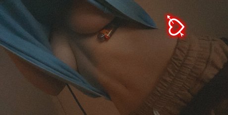 EmiliaNSFW erwachsene schöne fotos