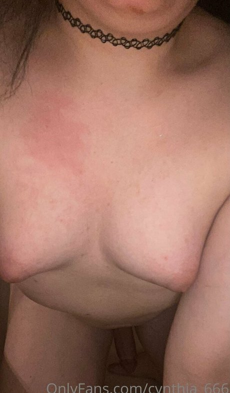 cynthia 666 model nacktheit bilder