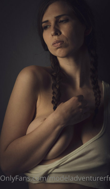 modeladventurerfree schauspielerin erwachsene bilder