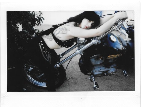 Reedsuicide nackt hd archiv