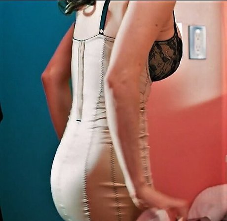 Jess Impiazzi perfekte porno bilder