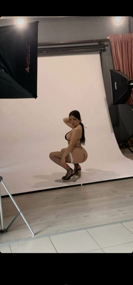 Natalia Bums model schöne galerien