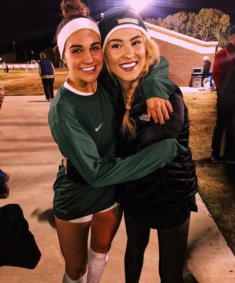 blonde sekretärin onlyfans hübsche nette bild