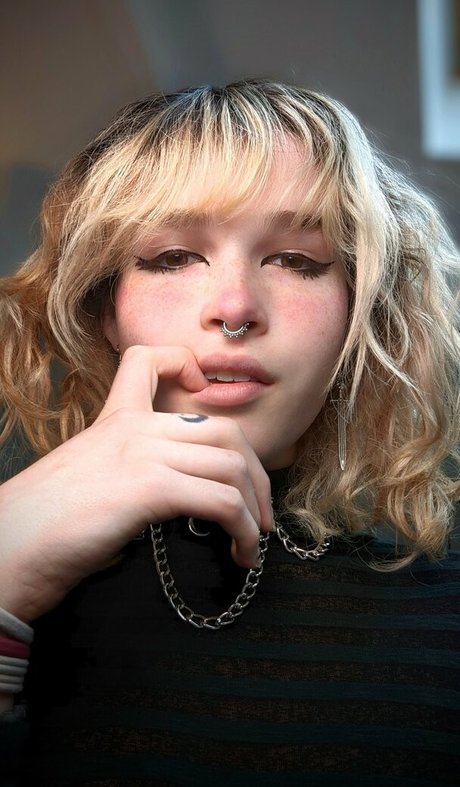 NeriiLune nackt pornografische galerie