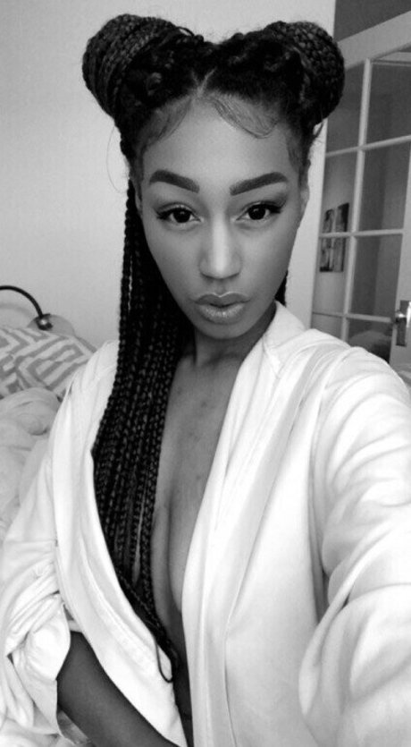 Nia Simone pornostar nette archiv