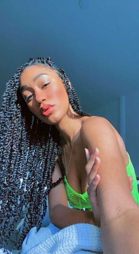 Nia Simone top kunst archiv