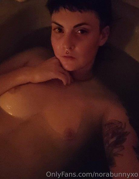norabunnyxo kunst nacktheit bild