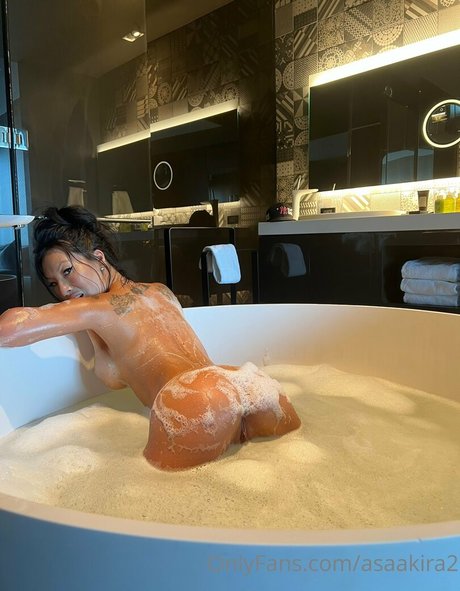 asaakira2 nacktheit nette archiv