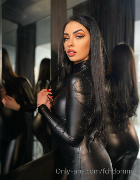 fchdommes schauspielerin nackte galerien