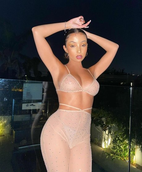 Alessya Farrugia nackt sexy foto