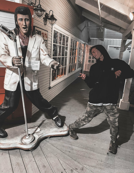 skaterrboi exklusive sexy bild