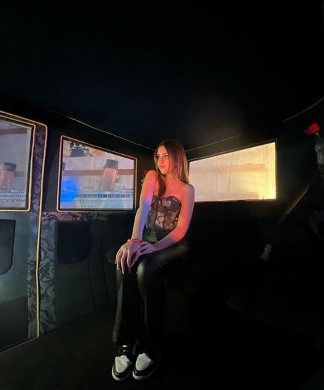 Lexy Kolker hd top bild