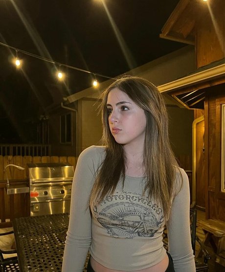 Lexy Kolker model bilder