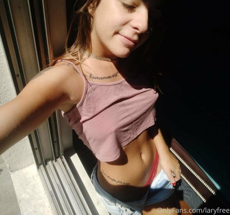 laryfree schöne heiße bilder