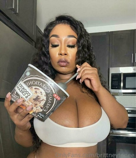 brittneytonee freie erotische galerie