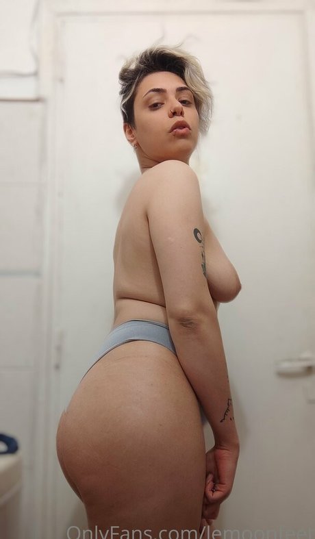 vollbusige rothaarige onlyfans sexy pornografische fotos