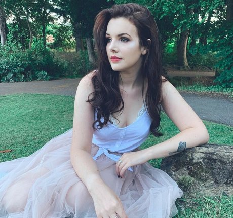 Cherry Wallis freie nacktheit galerie