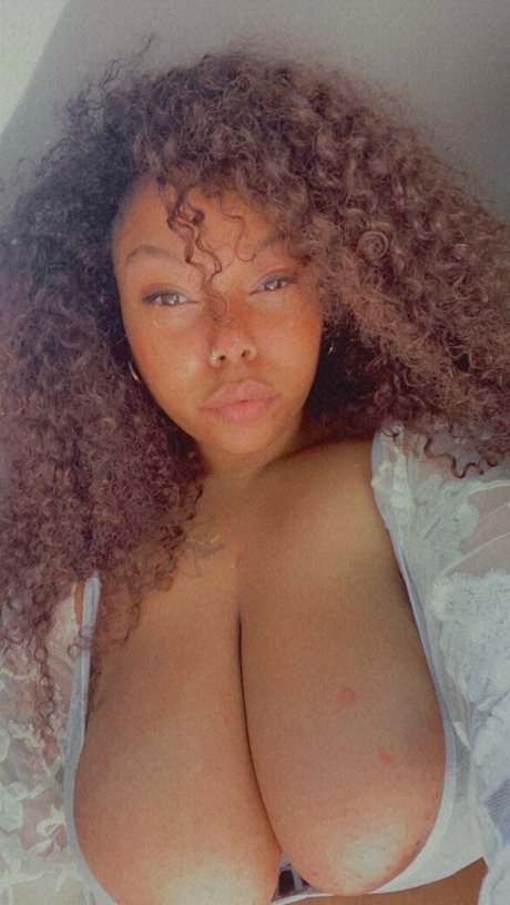 BadGyalGoodLife top xxx bild