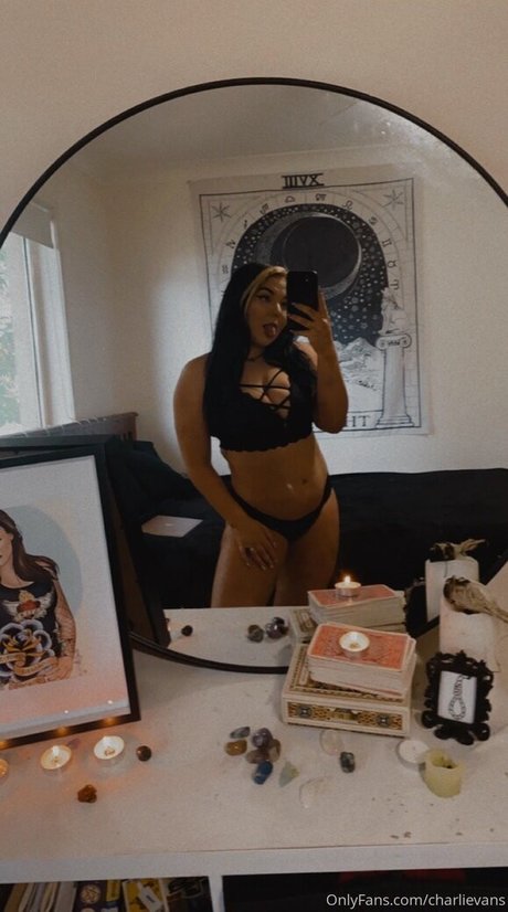 Charli Evans schauspielerin erwachsene bild