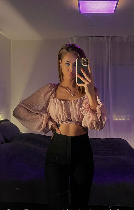 asiatische fingersatz onlyfans heiße exklusive foto